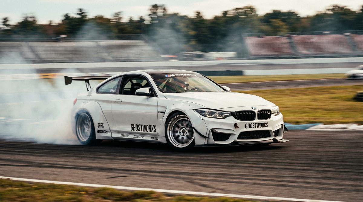 困困兔-宝马M4漂移视频